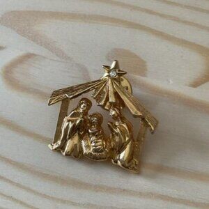 Gold Tone Nativity Scene Pin Brooch With Star & Rhinestone